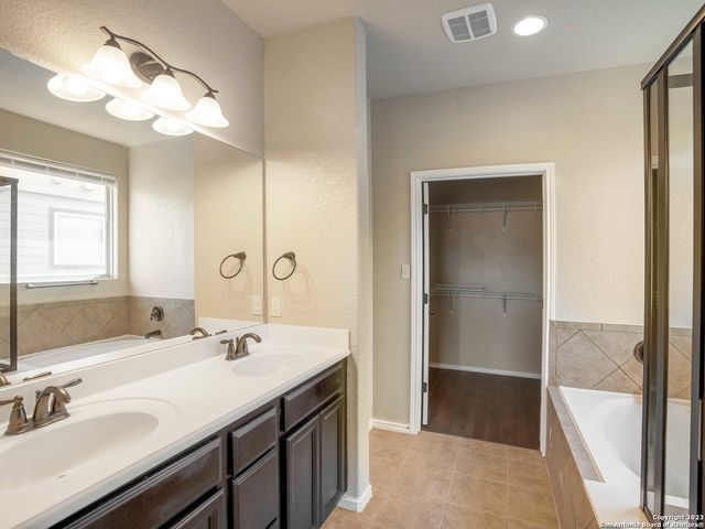 8611 LANTANA SPGS, Converse, TX 78109