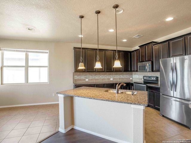 8611 LANTANA SPGS, Converse, TX 78109
