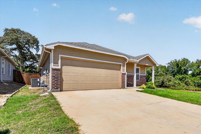 11033 Triple Crown Street, Aubrey, TX 76227
