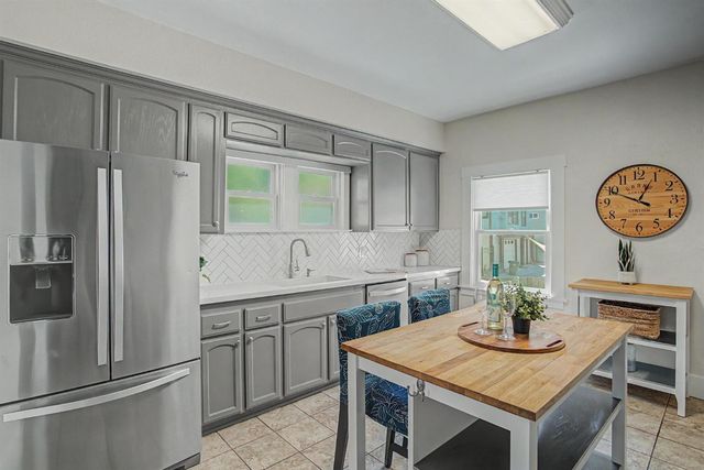 1914 7th St, Sacramento, CA 95811