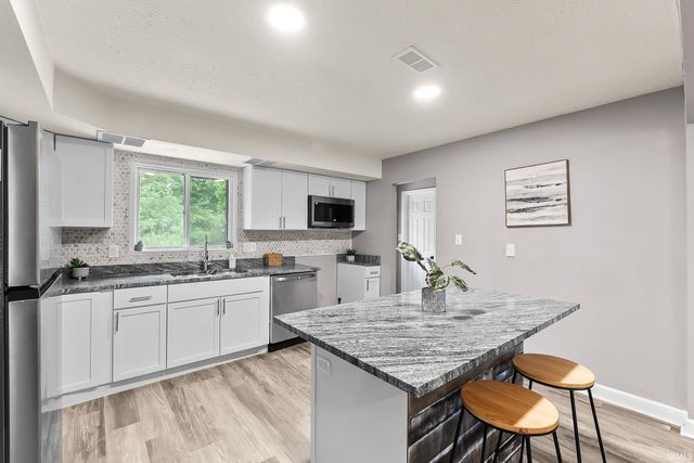 5857 Stellhorn Road, Fort Wayne, IN 46815
