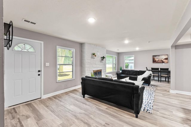 5857 Stellhorn Road, Fort Wayne, IN 46815