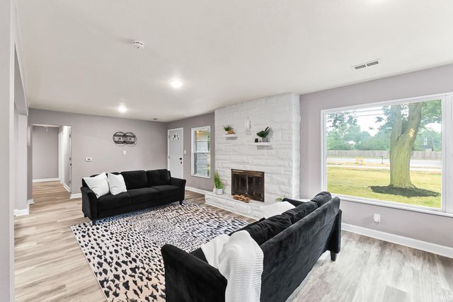 5857 Stellhorn Road, Fort Wayne, IN 46815