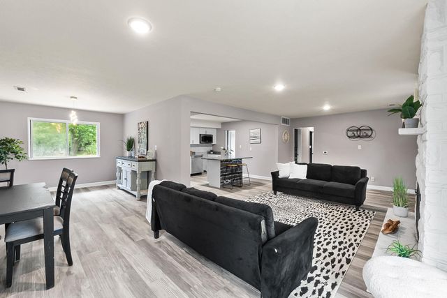 5857 Stellhorn Road, Fort Wayne, IN 46815