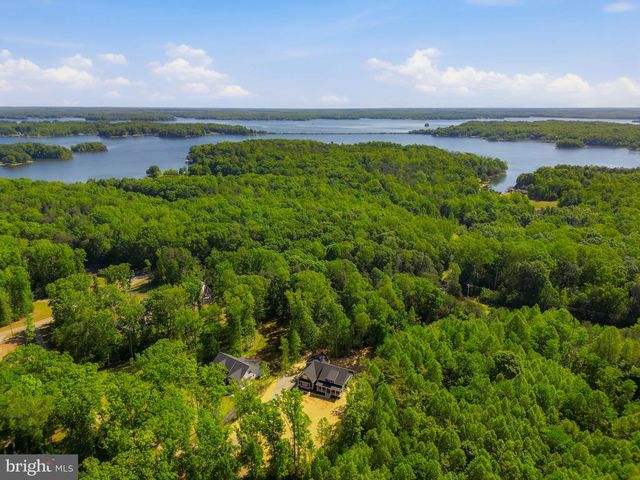 57 LIGHTHOUSE DR, Bumpass, VA 23024