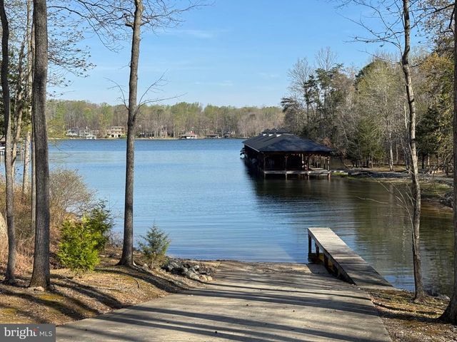 57 LIGHTHOUSE DR, Bumpass, VA 23024