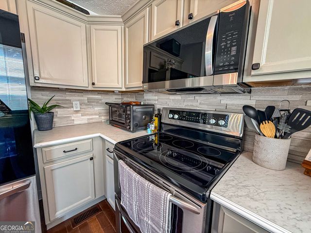 39 E Point Drive, Dahlonega, GA 30533