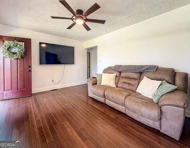 39 E Point Drive, Dahlonega, GA 30533
