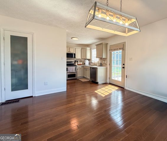 39 E Point Drive, Dahlonega, GA 30533