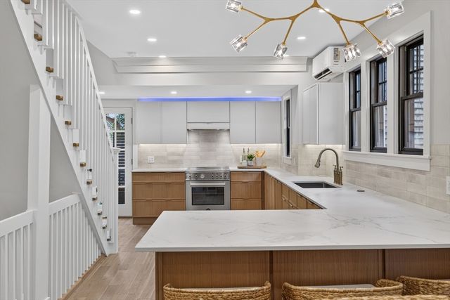 21 Brewster Street, Provincetown, MA 02657