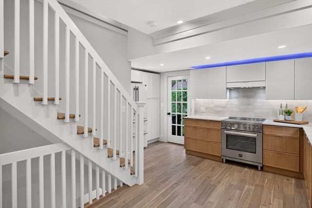 21 Brewster Street, Provincetown, MA 02657