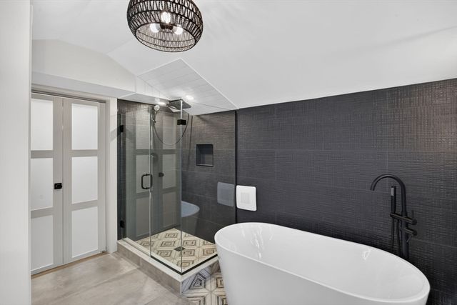 21 Brewster Street, Provincetown, MA 02657