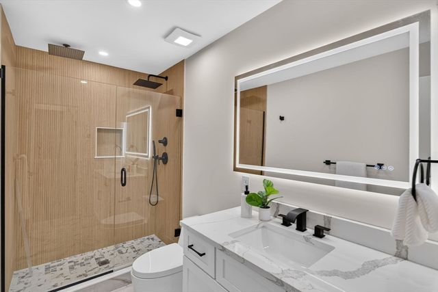21 Brewster Street, Provincetown, MA 02657