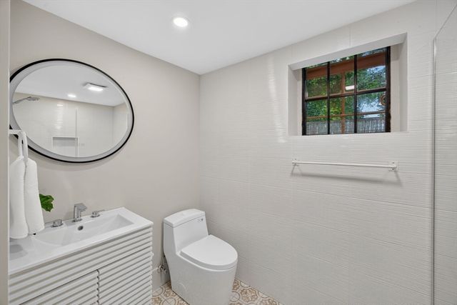 21 Brewster Street, Provincetown, MA 02657