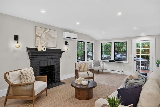 21 Brewster Street, Provincetown, MA 02657