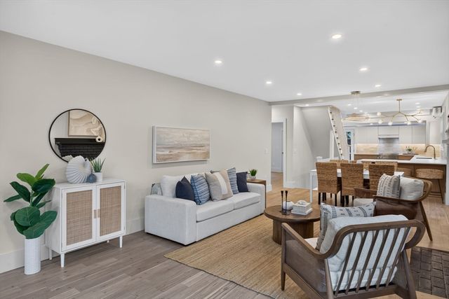 21 Brewster Street, Provincetown, MA 02657
