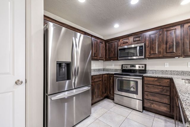 690 N 1775 W, West Point, UT 84015