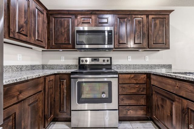 690 N 1775 W, West Point, UT 84015