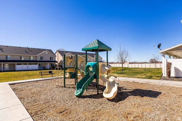 690 N 1775 W, West Point, UT 84015