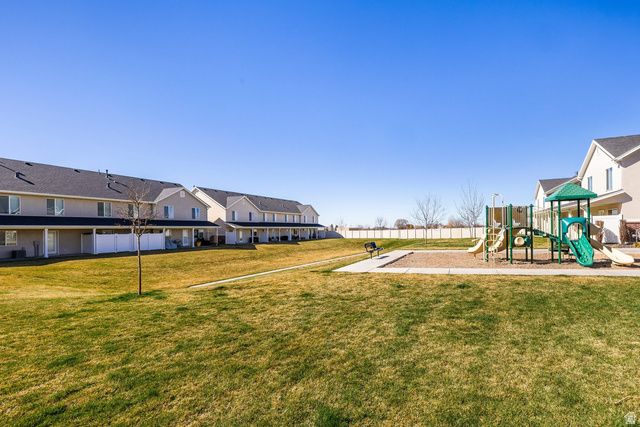 690 N 1775 W, West Point, UT 84015