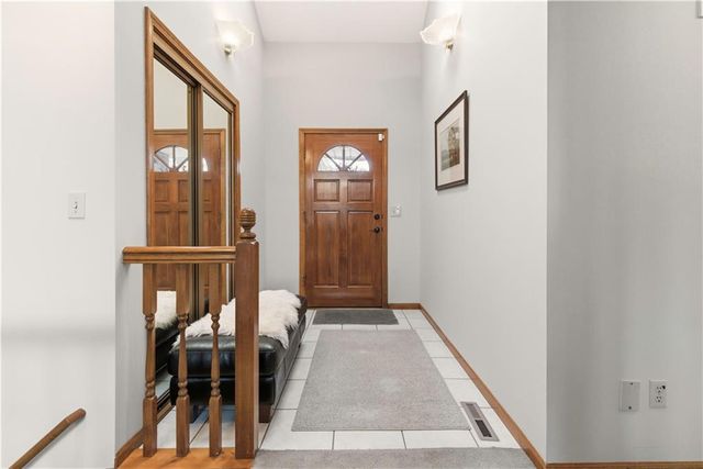 1141 NE Hunters Ridge, Lee's Summit, MO 64086