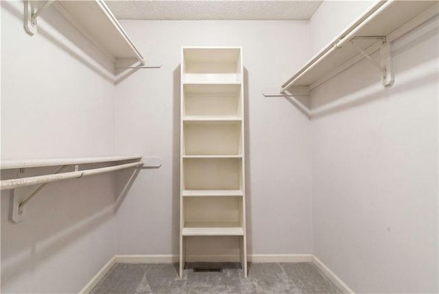 1141 NE Hunters Ridge, Lee's Summit, MO 64086