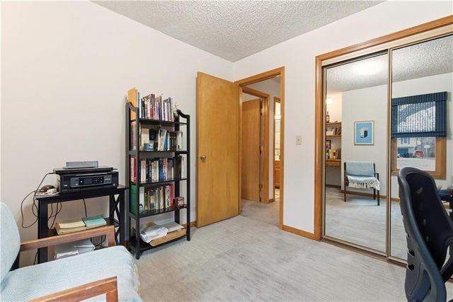 1141 NE Hunters Ridge, Lee's Summit, MO 64086