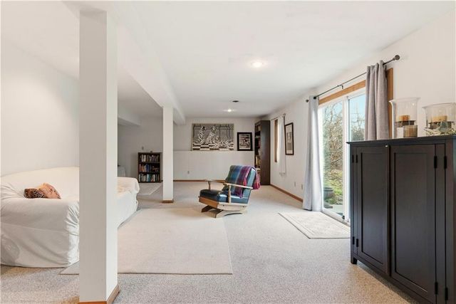 1141 NE Hunters Ridge, Lee's Summit, MO 64086