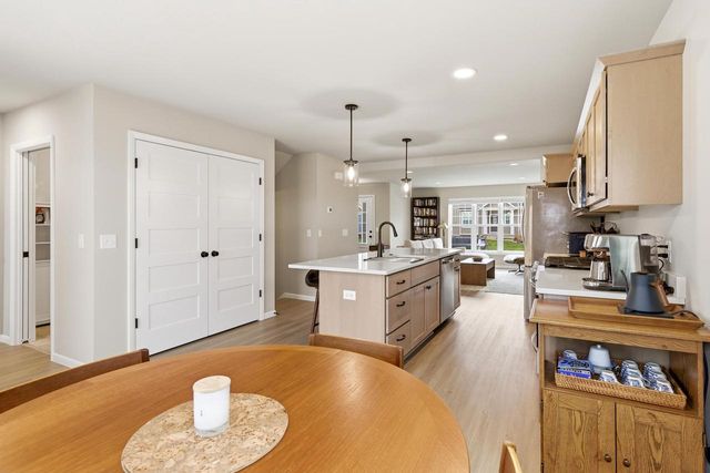 530 Lone Oak Lane, Verona, WI 53593