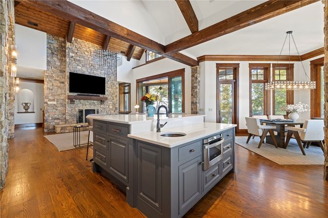 208 Deep Cove Point, Sunset, SC 29685