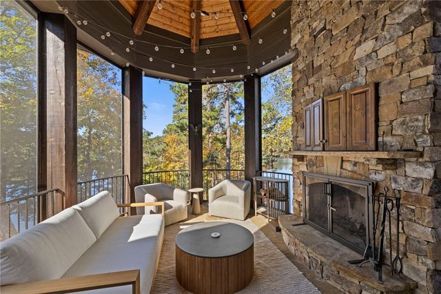 208 Deep Cove Point, Sunset, SC 29685