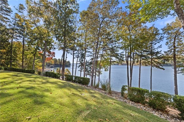 208 Deep Cove Point, Sunset, SC 29685