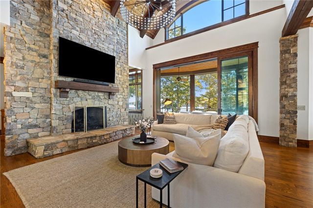 208 Deep Cove Point, Sunset, SC 29685