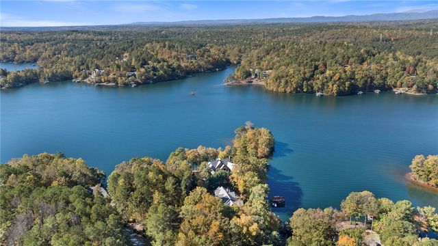208 Deep Cove Point, Sunset, SC 29685