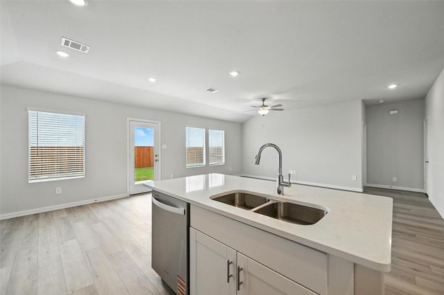 6629 Coyote Valley Trail, Fort Worth, TX 76036