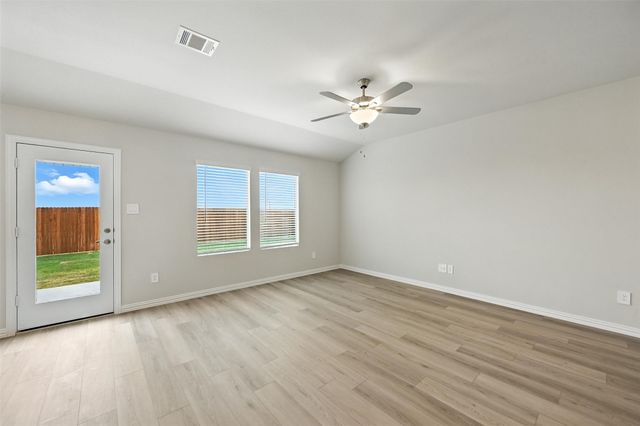 6629 Coyote Valley Trail, Fort Worth, TX 76036