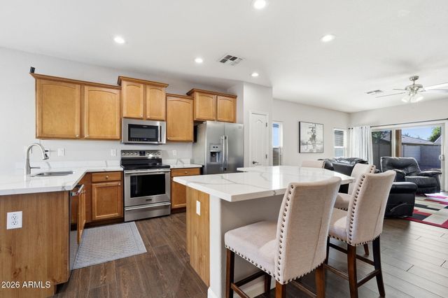 807 E Bradstock Way, San Tan Valley, AZ 85140