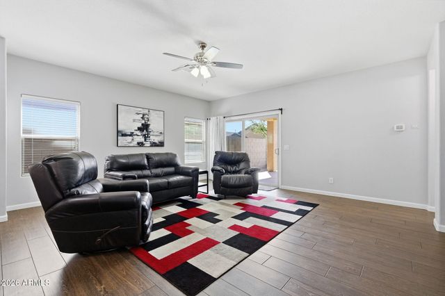 807 E Bradstock Way, San Tan Valley, AZ 85140