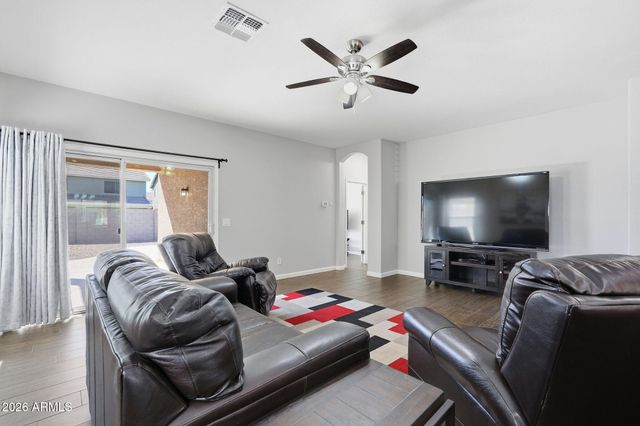 807 E Bradstock Way, San Tan Valley, AZ 85140