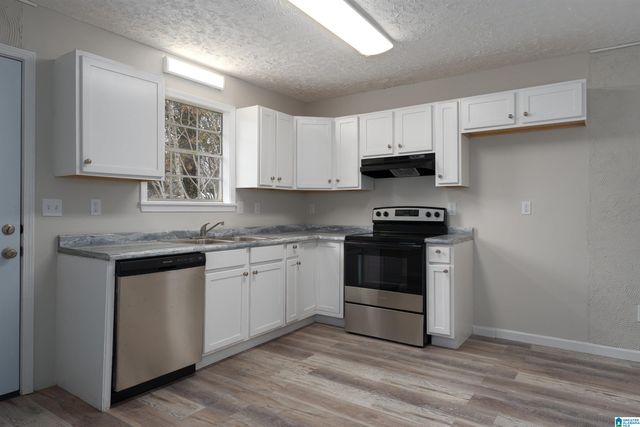 2104 26TH AVENUE N, Bessemer, AL 35023