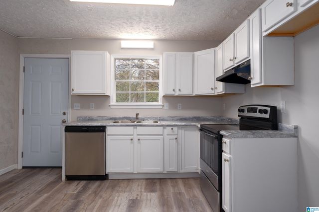 2104 26TH AVENUE N, Bessemer, AL 35023