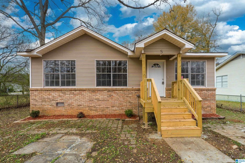 2104 26TH AVENUE N, Bessemer, AL 35023