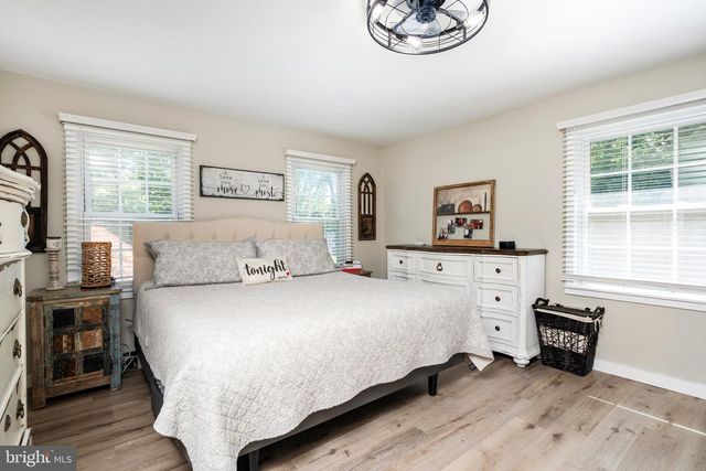 24 SAINT JOHN ST, Pemberton, NJ 08068