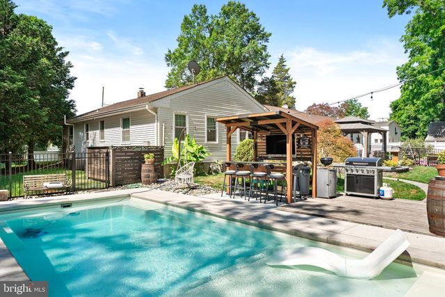 24 SAINT JOHN ST, Pemberton, NJ 08068