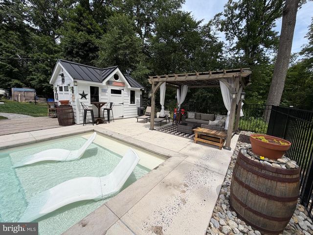 24 SAINT JOHN ST, Pemberton, NJ 08068