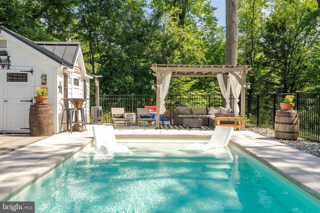 24 SAINT JOHN ST, Pemberton, NJ 08068