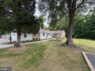 24 SAINT JOHN ST, Pemberton, NJ 08068