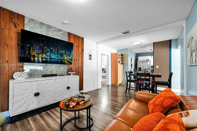 2040 NW 34th St, Miami, FL 33142