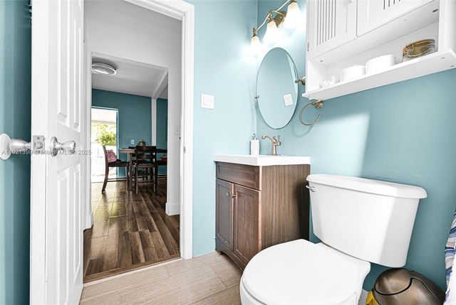 2040 NW 34th St, Miami, FL 33142