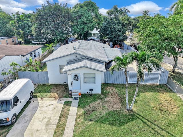 2040 NW 34th St, Miami, FL 33142